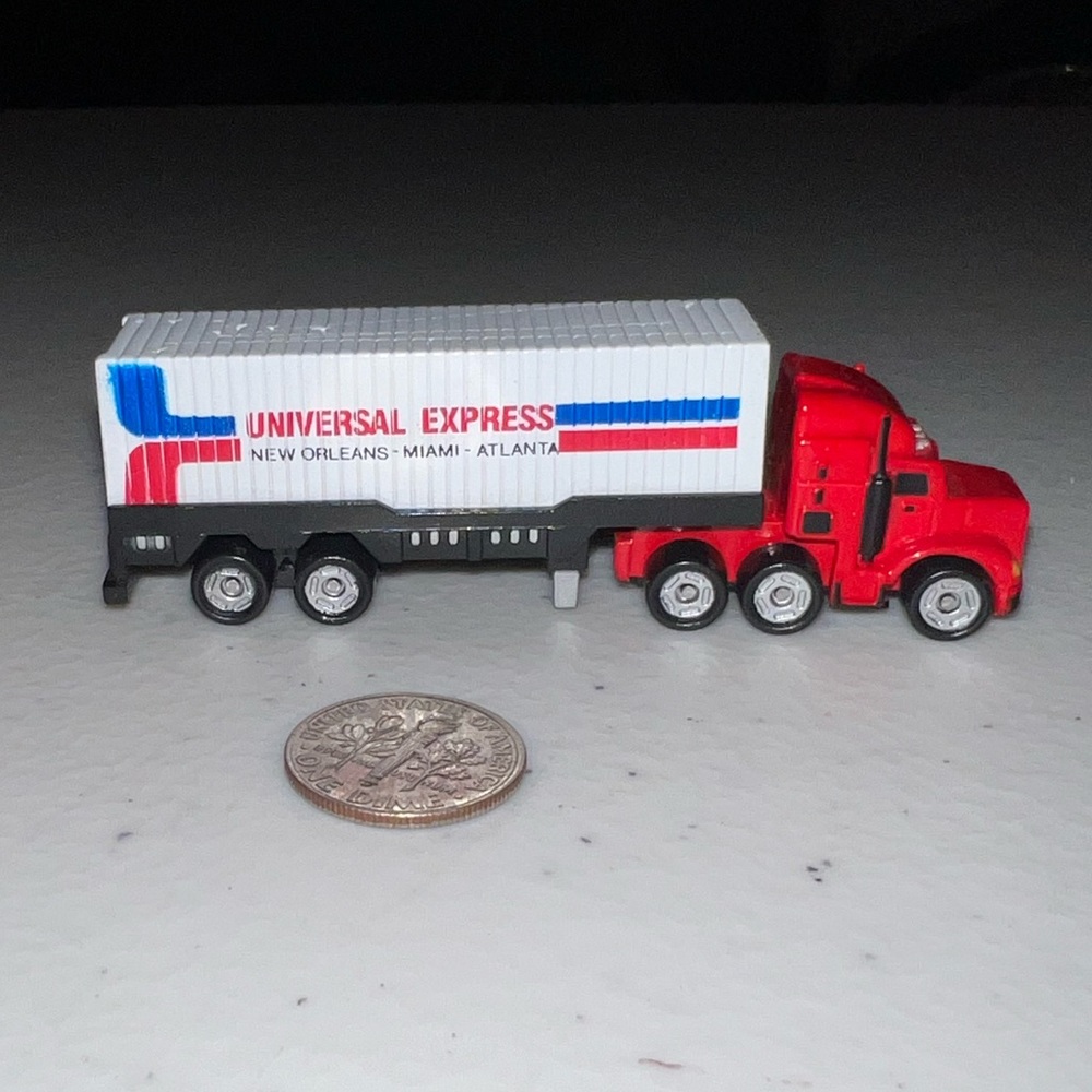 VINTAGE!  Funrise Micro Action Universal Express Big Rig Semi Truck/Trailor 1989